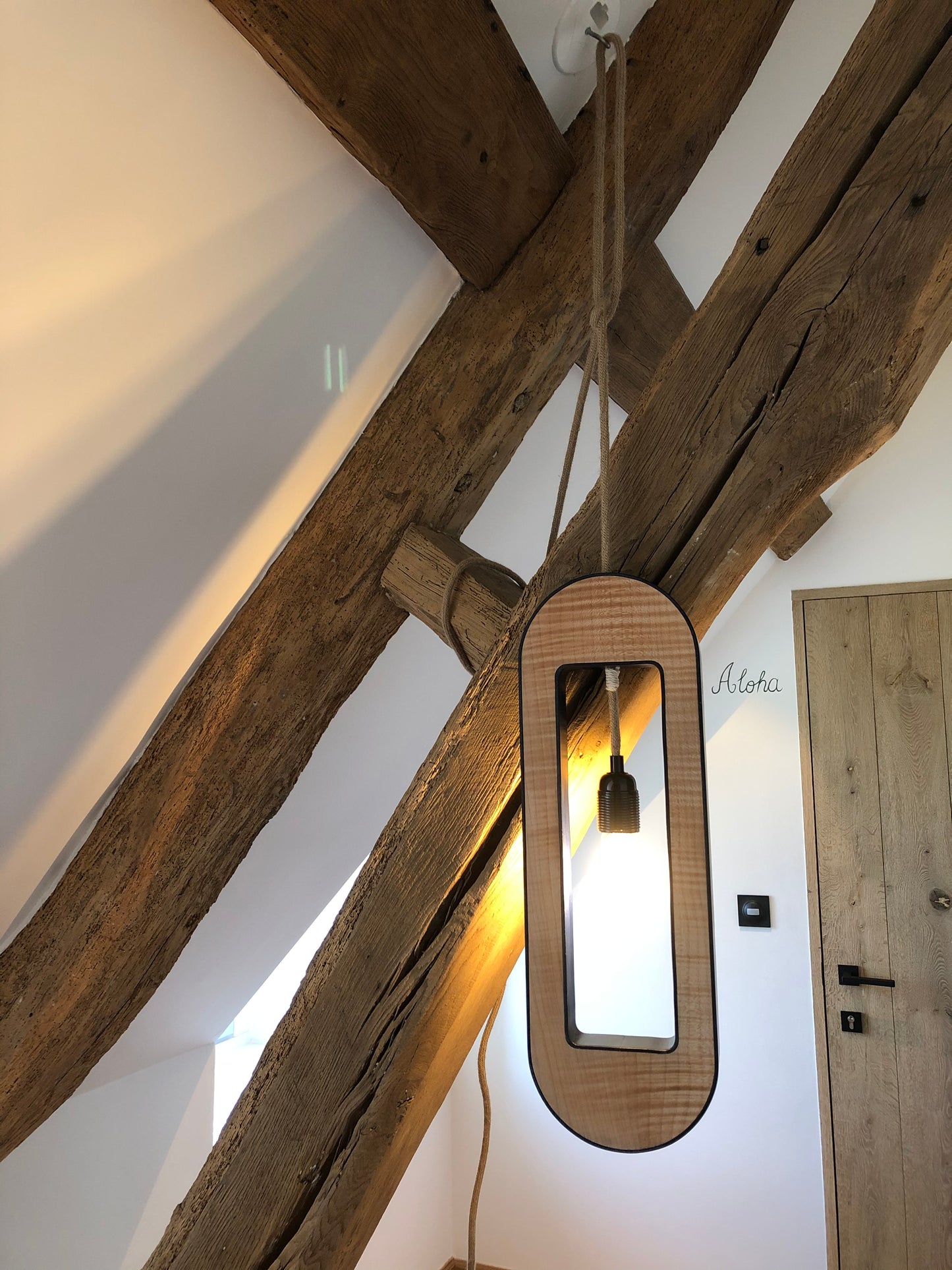 Lampes en Bois, Cuir et Tissu – Artisanat Normand depuis 2019