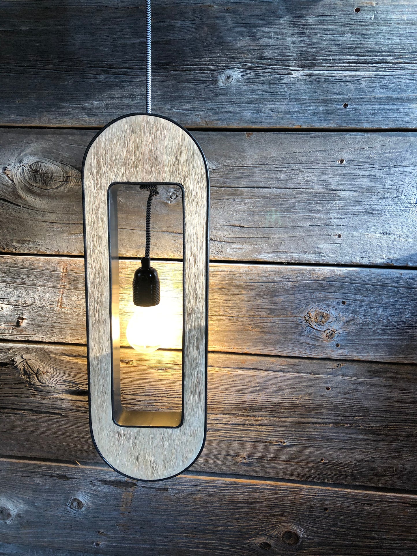 Lampes en Bois, Cuir et Tissu – Artisanat Normand depuis 2019