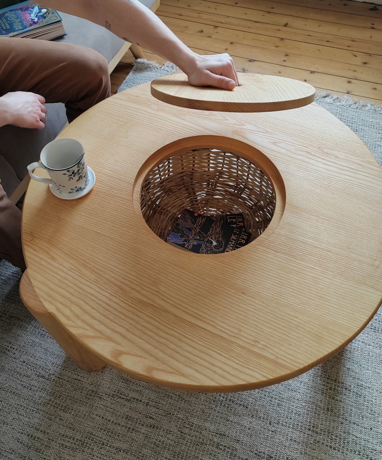 Table Basse "Bone Table" – Design Pratique et Élégant