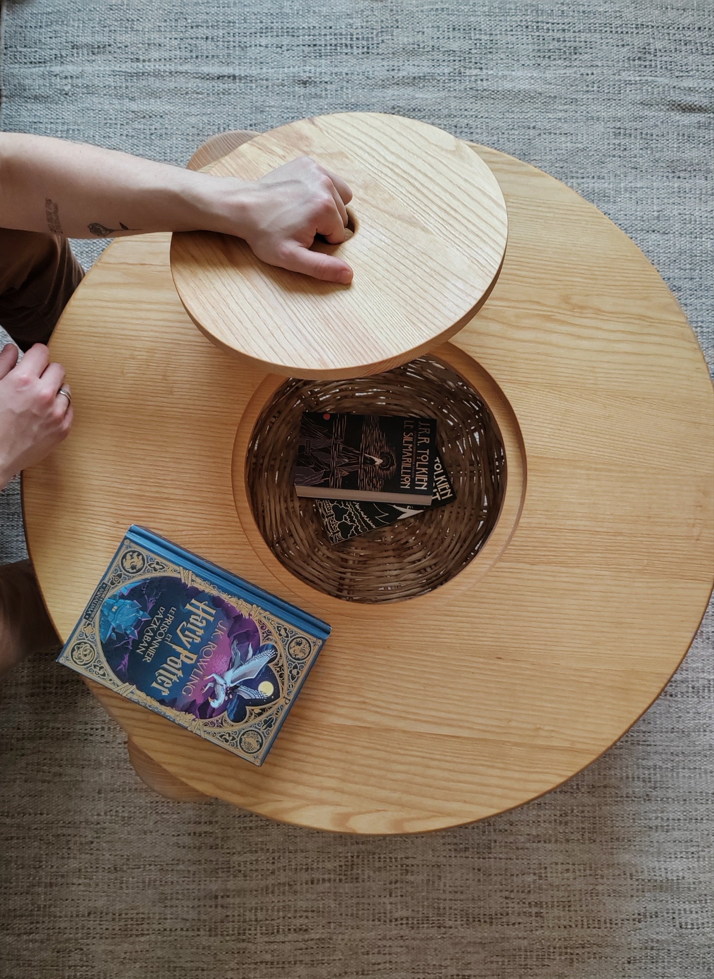 Table Basse "Bone Table" – Design Pratique et Élégant