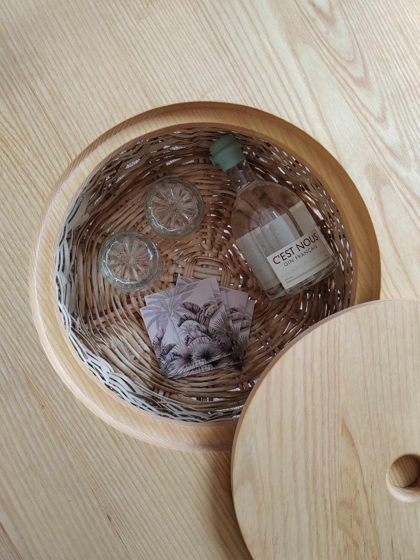 Table Basse "Bone Table" – Design Pratique et Élégant