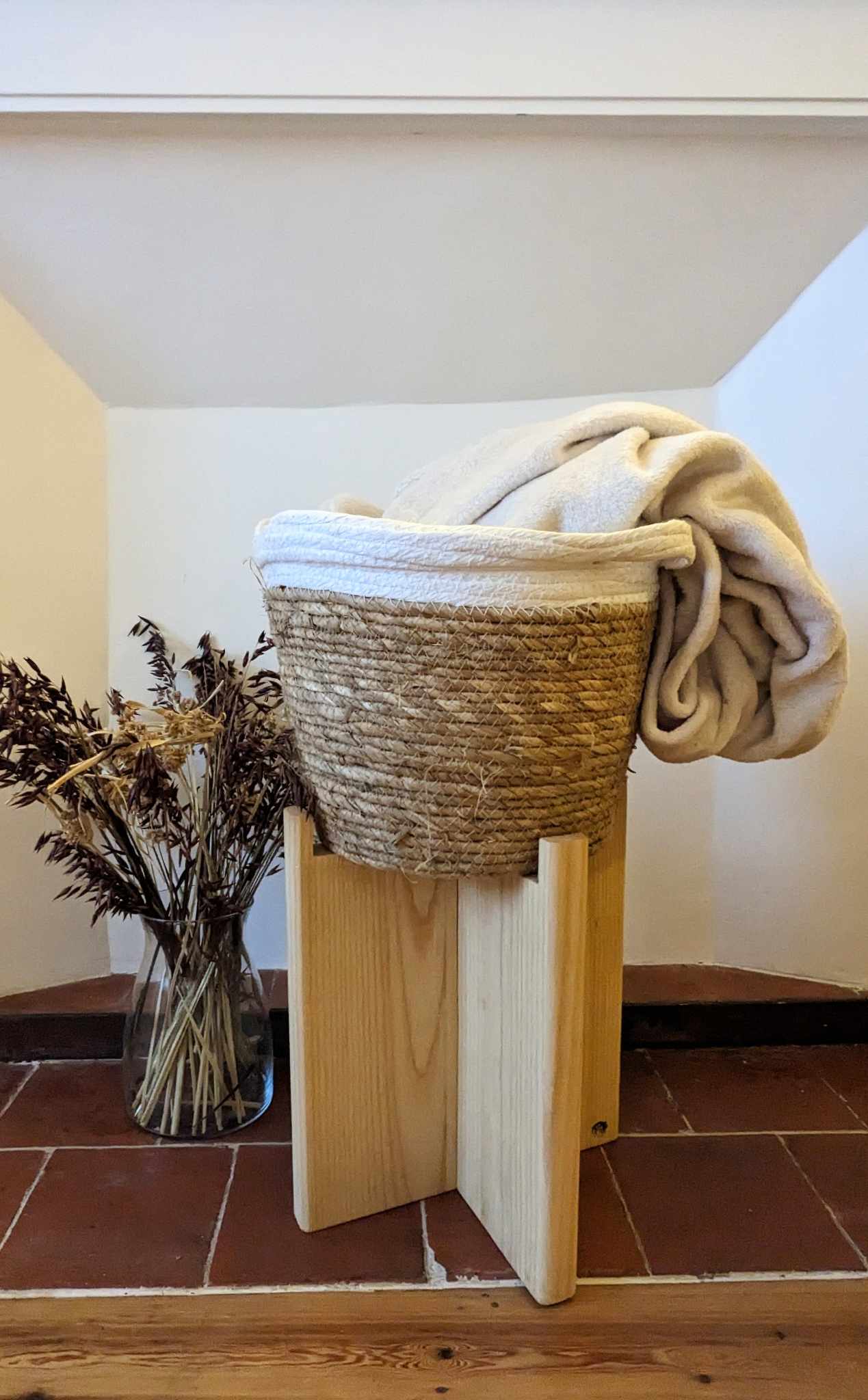 PRÉVENTE - Tabouret BONE STOOL - L'acolyte multifonction de la maison