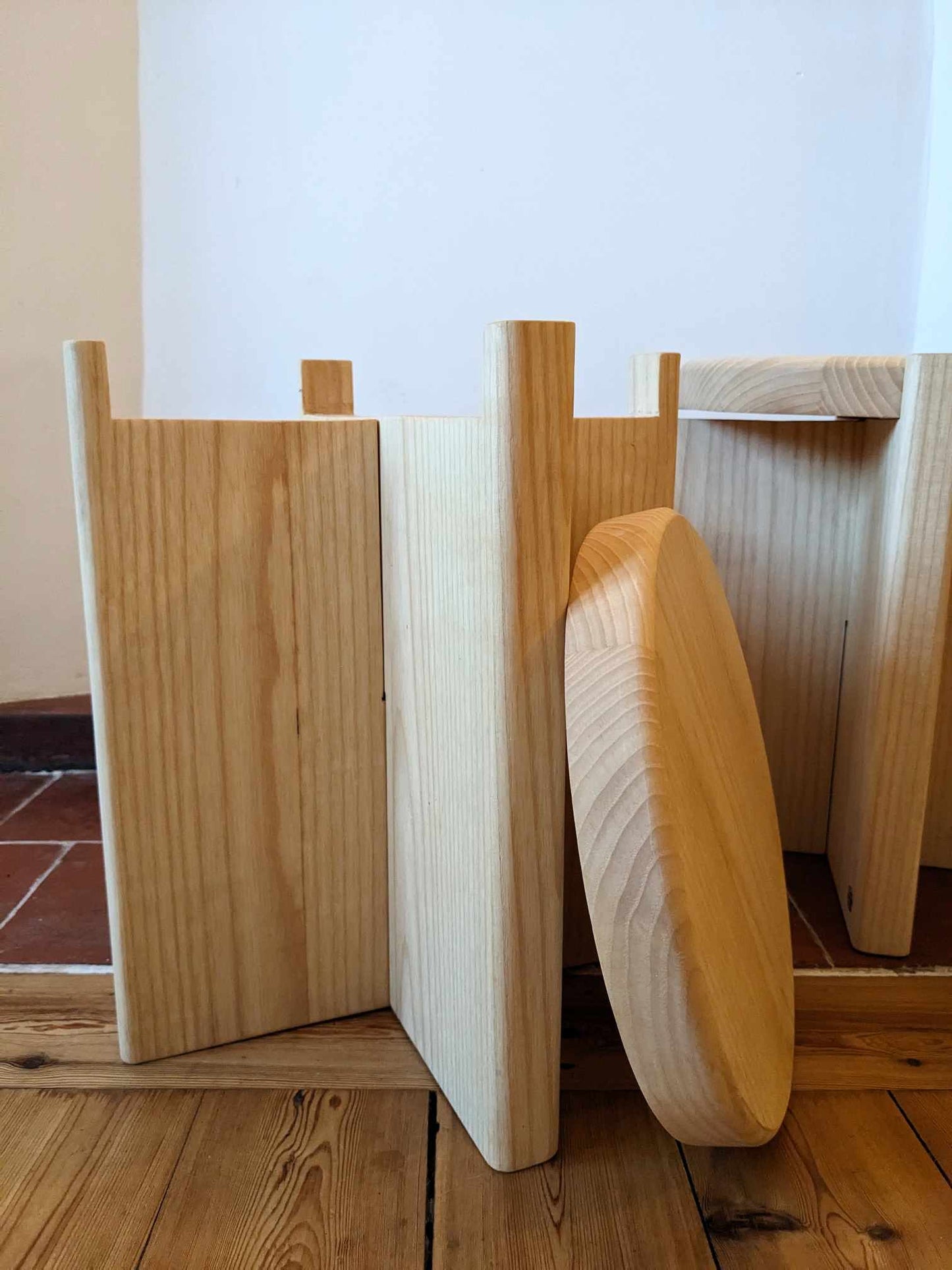 PRÉVENTE - Tabouret BONE STOOL - L'acolyte multifonction de la maison