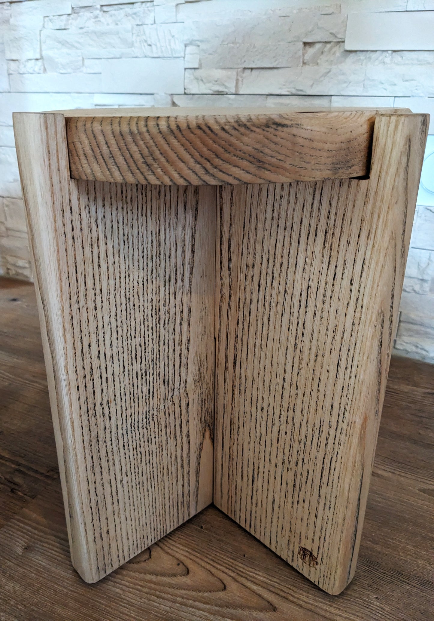 Tabouret BONE STOOL BLACK AND WHITE en frêne massif – Pratique et élégant
