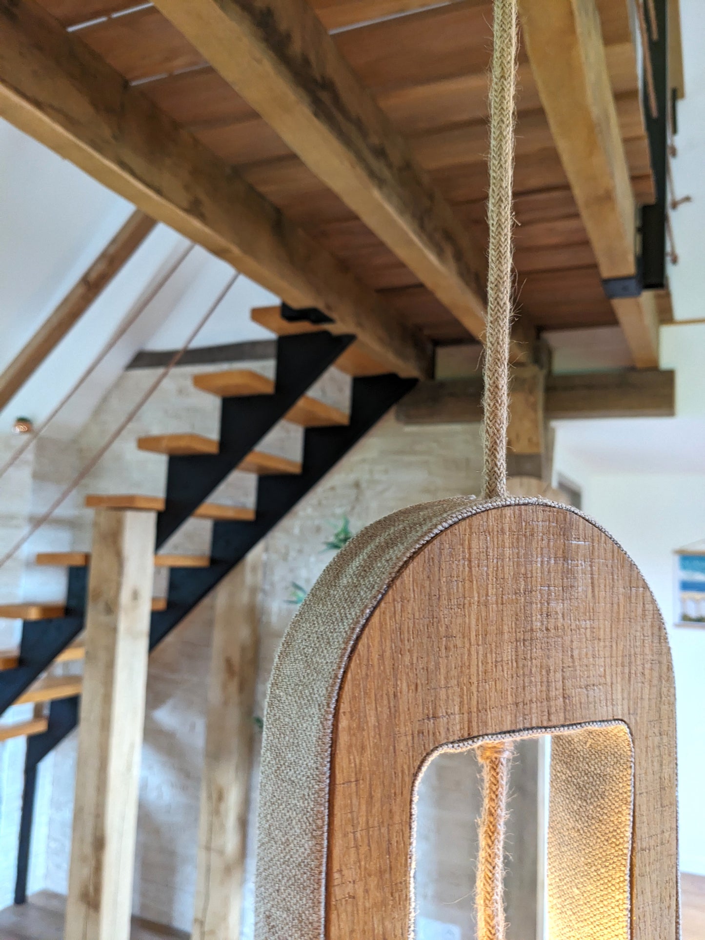 LAMPE LONGUE en lin et chêne vieilli (modèle unique)
